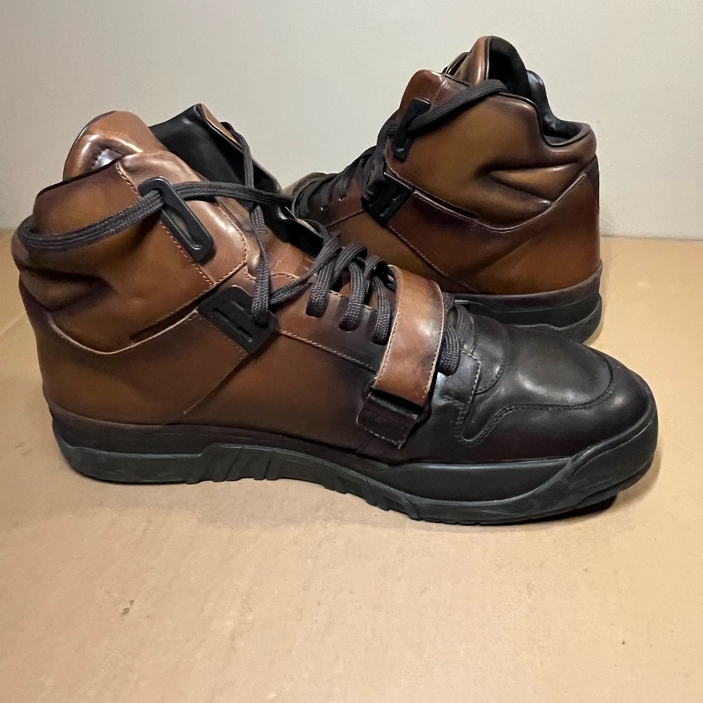 Authentic Louis Vuitton Men’s High Top Leather Sneakers size 12 - Picture 4 of 11